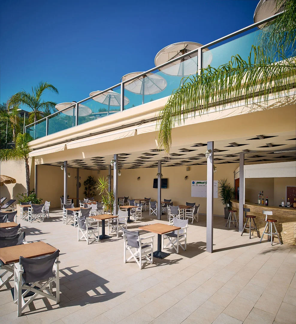 Altura Hotel
