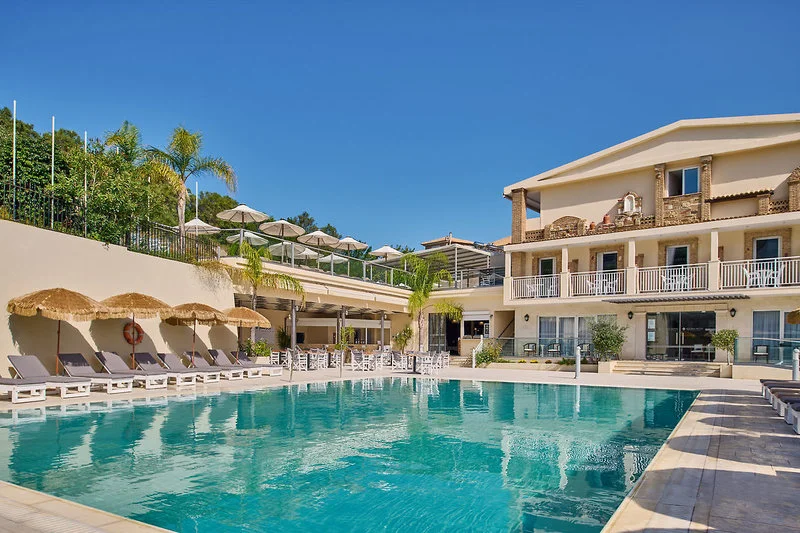 Altura Hotel