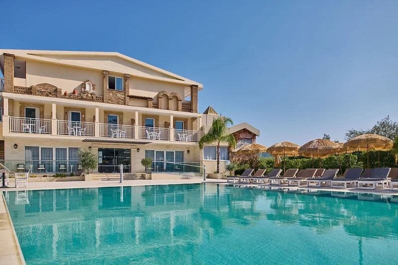 Altura Hotel