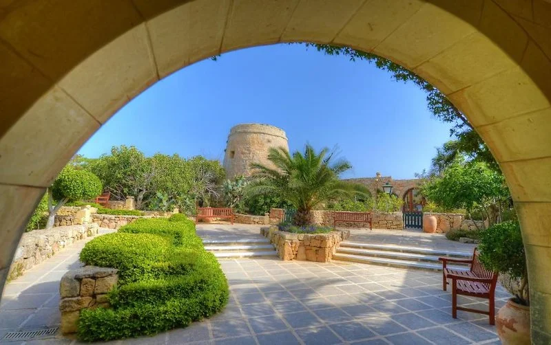  Ta'cenc Hotel