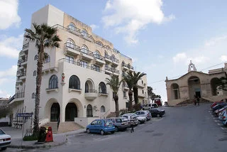 Gillieru Harbour Hotel