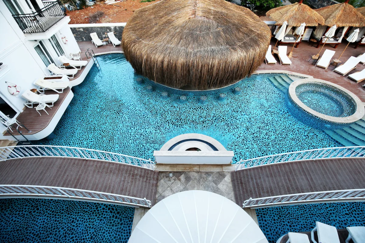 The Pine Hill Hotel & Suites