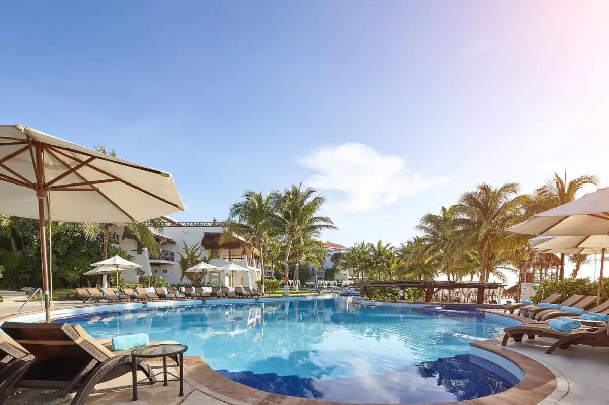 Desire Riviera Maya Pearl Resort