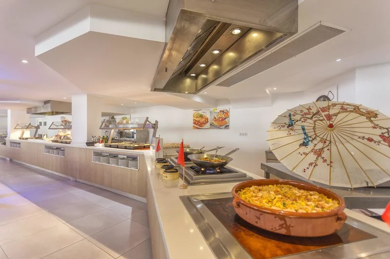Fergus Style Cala Blanca Suites ****