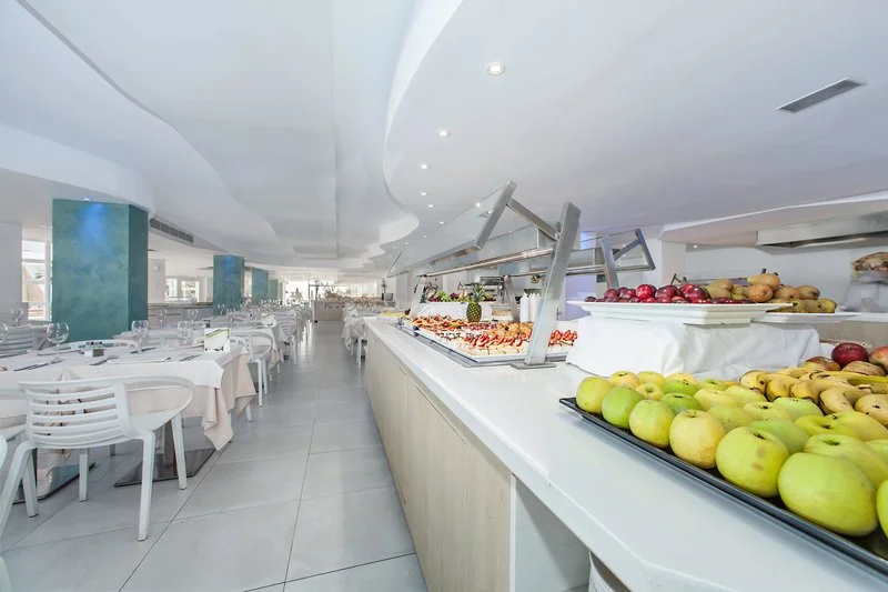 Fergus Style Cala Blanca Suites ****
