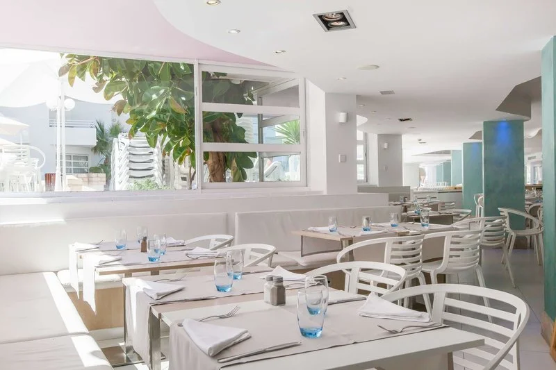 Fergus Style Cala Blanca Suites ****