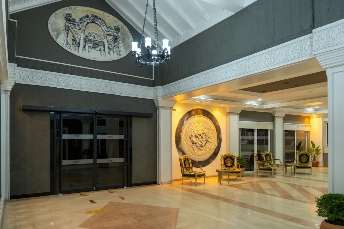 Hotel Tiana Beach