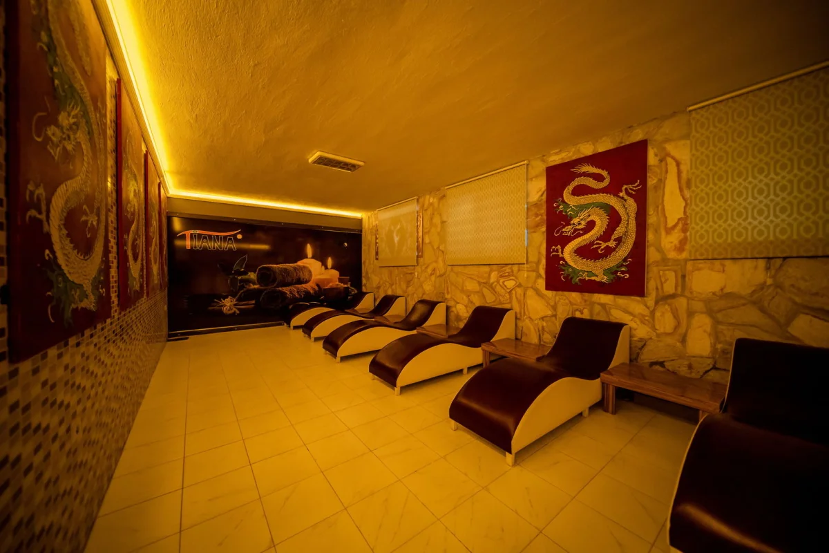 Hotel Tiana Beach
