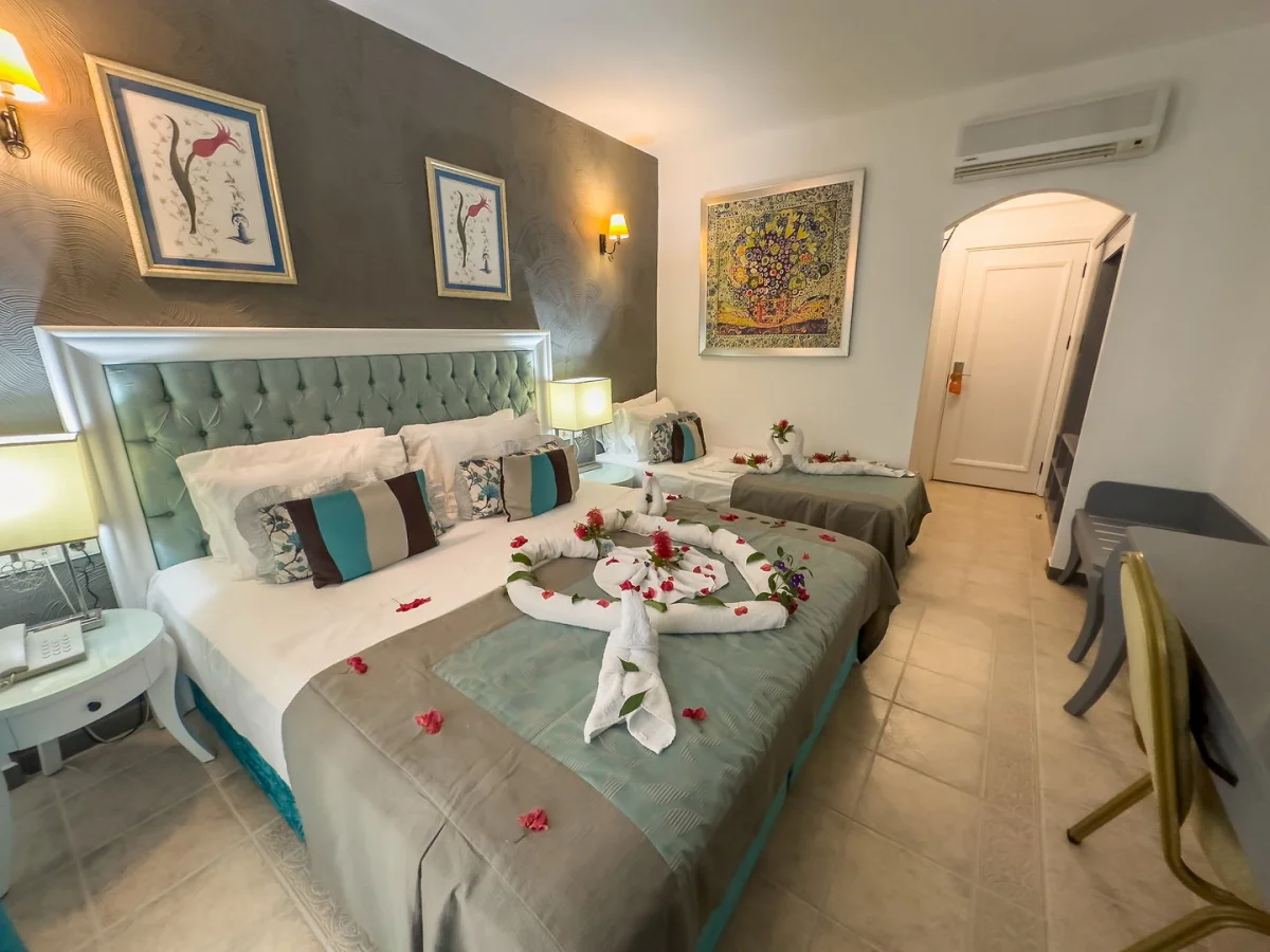 Hotel Tiana Beach