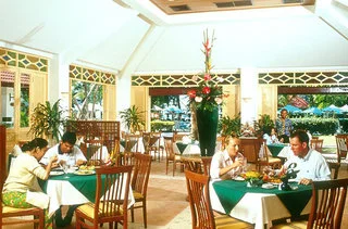  Amora Beach Resort Phuket