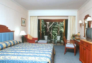  Amora Beach Resort Phuket