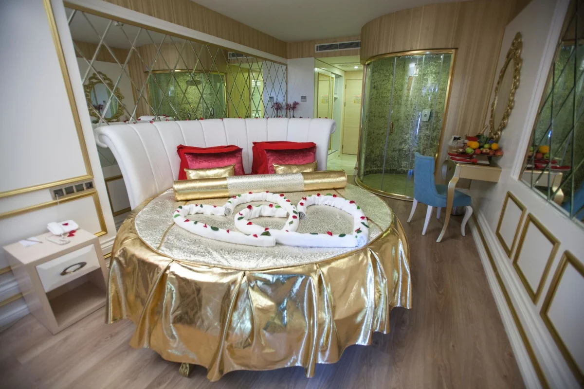  Azura Deluxe Resort & Spa Avsallar