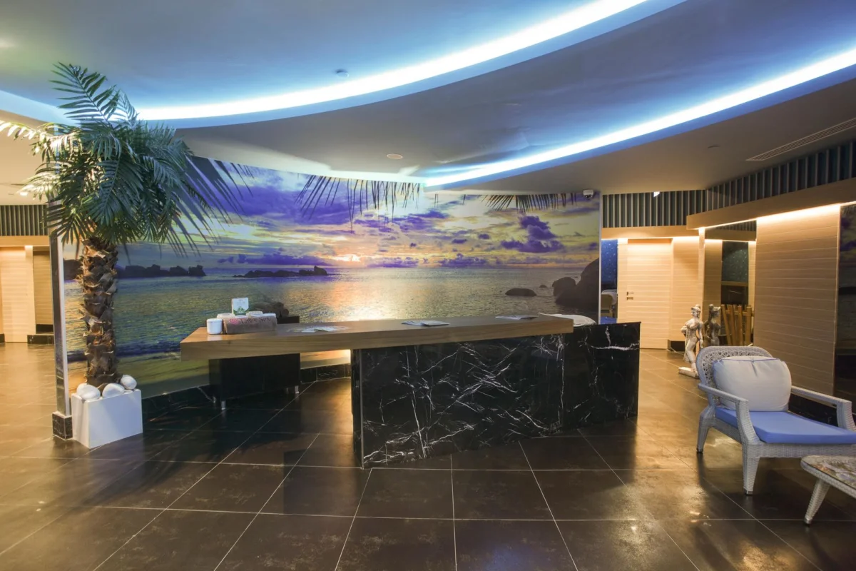  Azura Deluxe Resort & Spa Avsallar