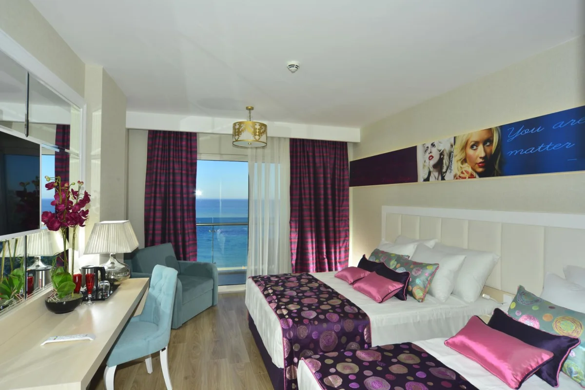  Azura Deluxe Resort & Spa Avsallar
