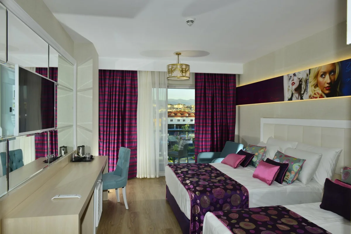  Azura Deluxe Resort & Spa Avsallar