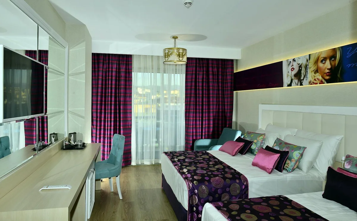  Azura Deluxe Resort & Spa Avsallar