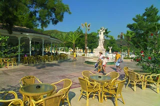  Club & Hotel Letoonia