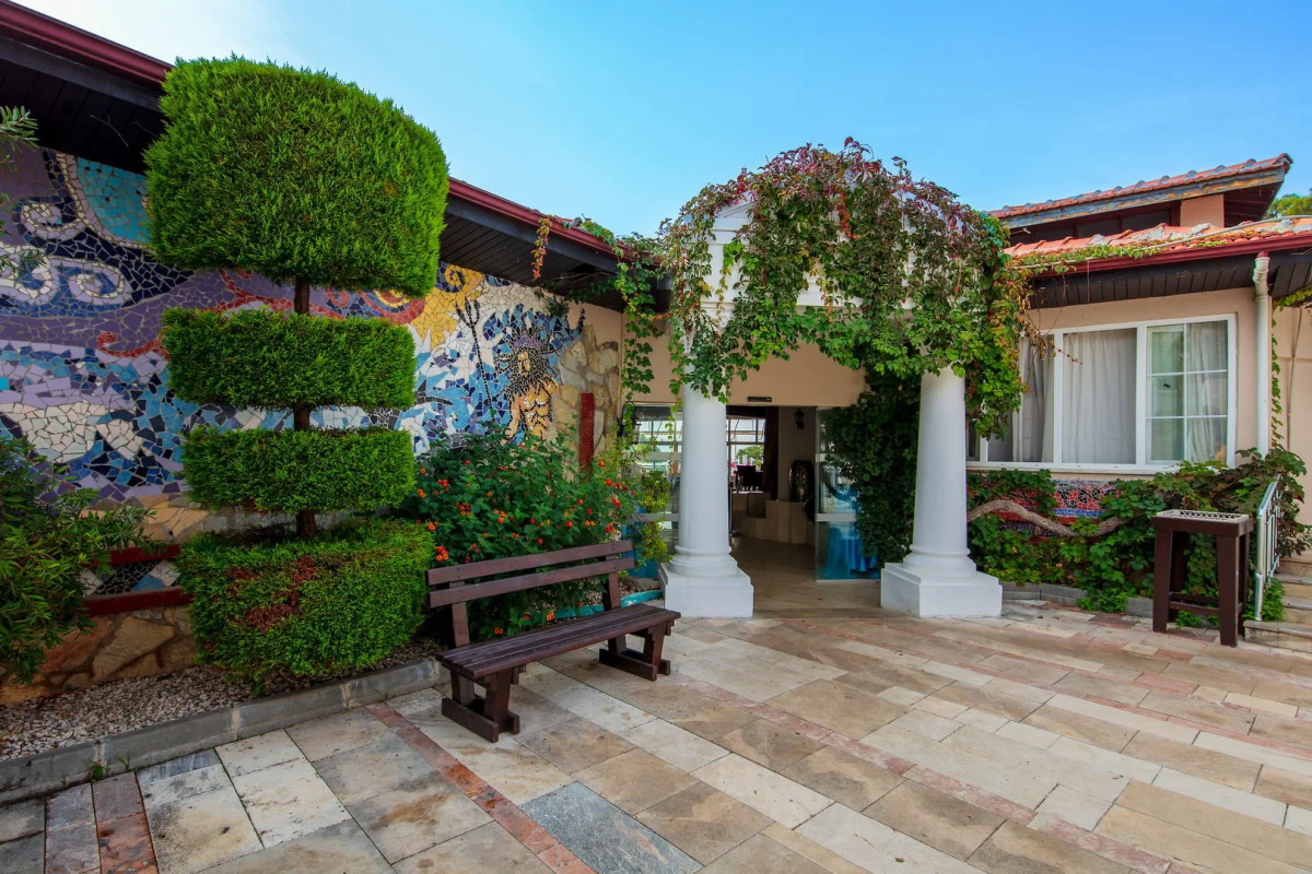 Nicholas Park Hotel