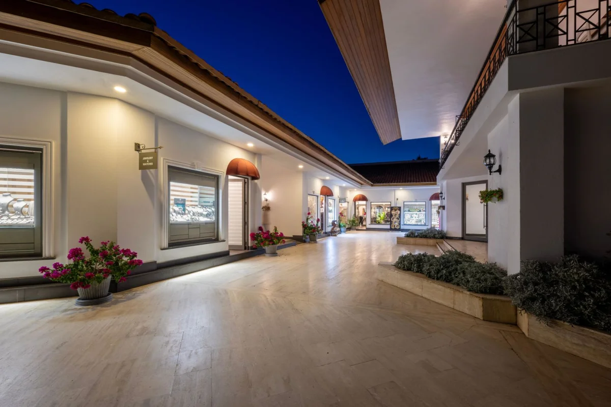  Adora Hotel & Resort