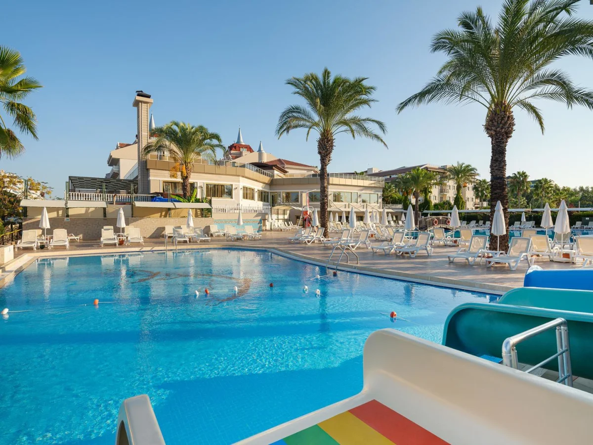  Aydinbey Famous Resort