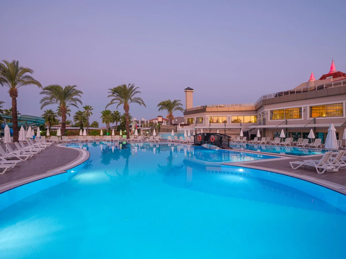  Aydinbey Famous Resort