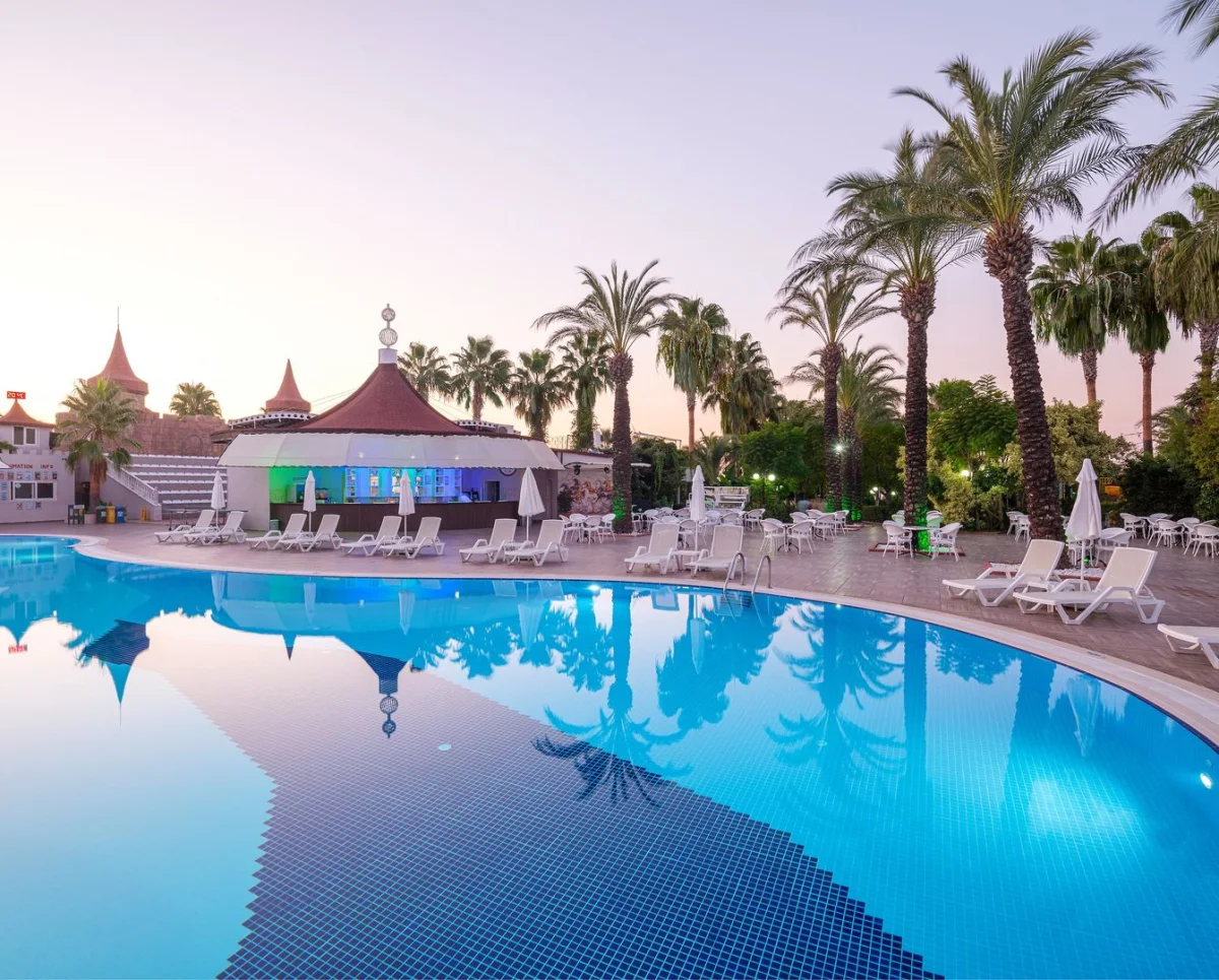  Aydinbey Famous Resort