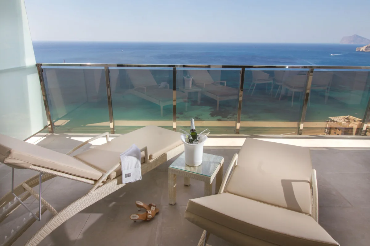 Estimar Suitopia 3 & Three