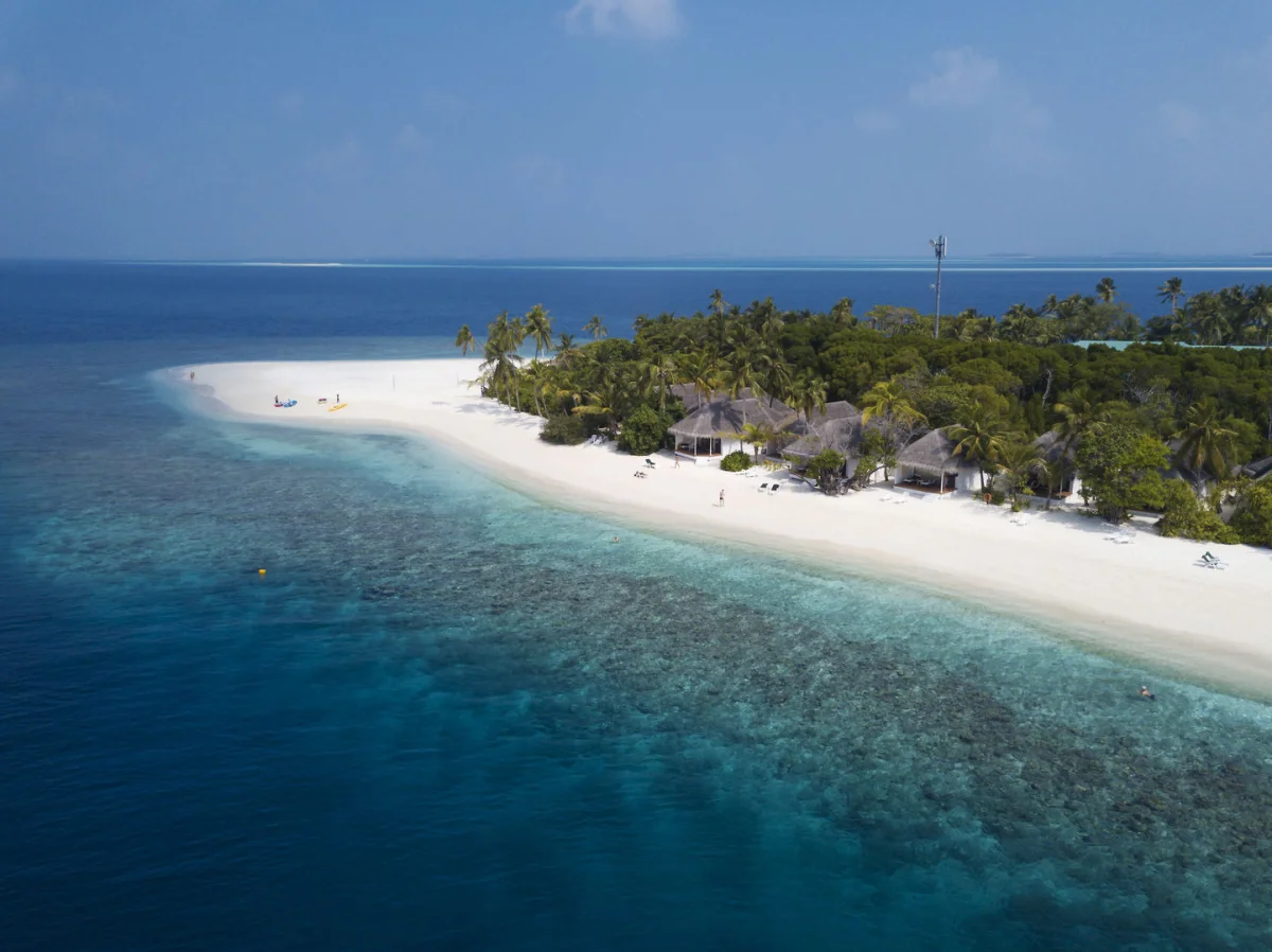 Dreamland Maldives - The Unique Sea & Lake Resort Spa