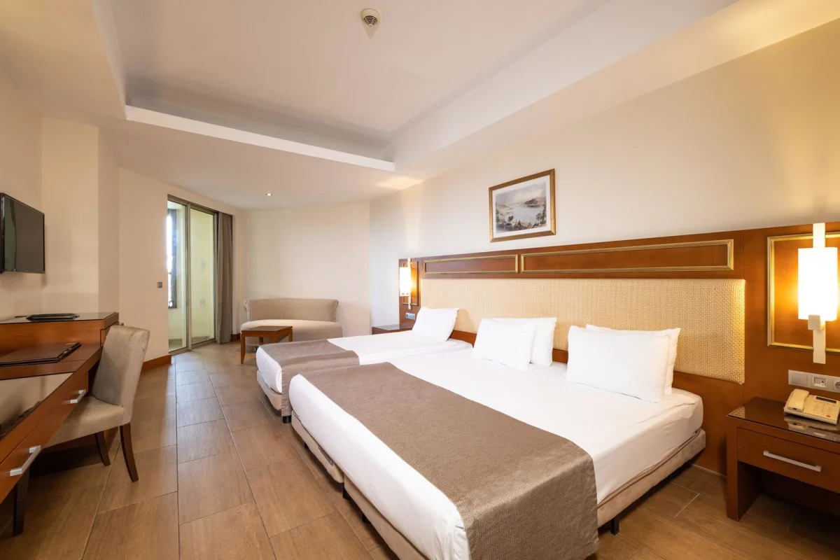 Crystal Prestige Elite Hotel