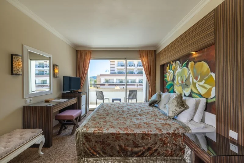 Crystal De Luxe Resort And Spa