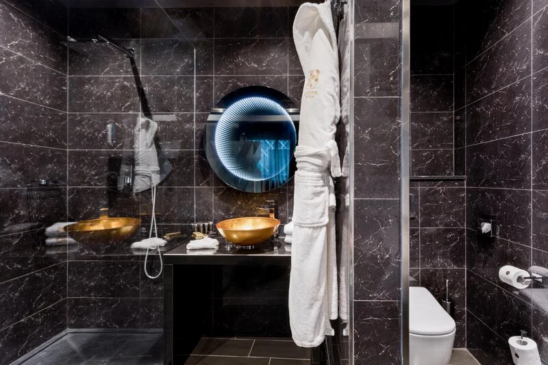 H Hotel