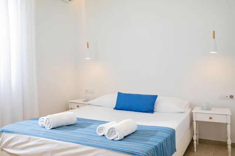 Bella Vista Beach Hotel & Studios