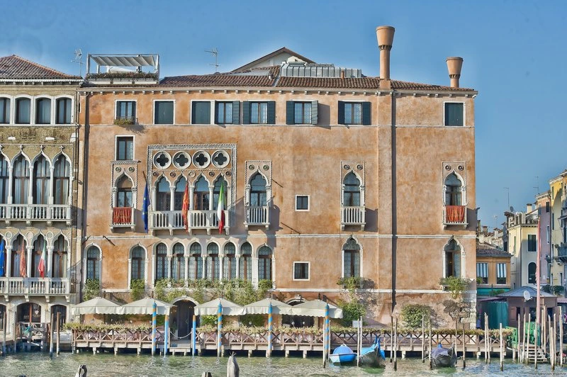 Gallery 4