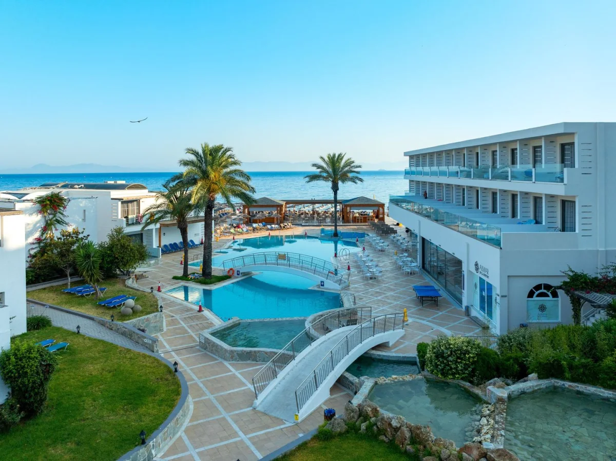 Avra Beach Resort Hotel & Bungalows