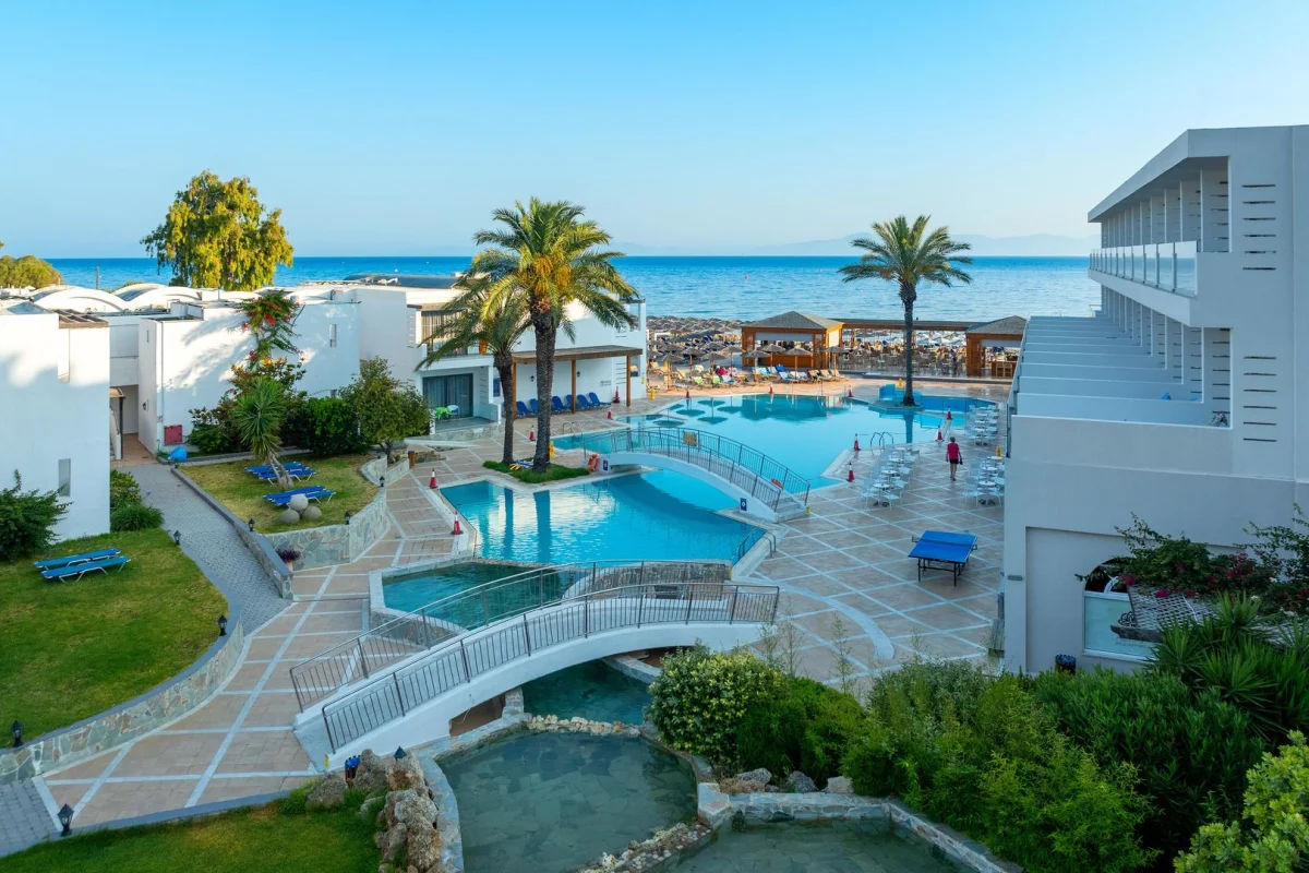 Avra Beach Resort Hotel & Bungalows