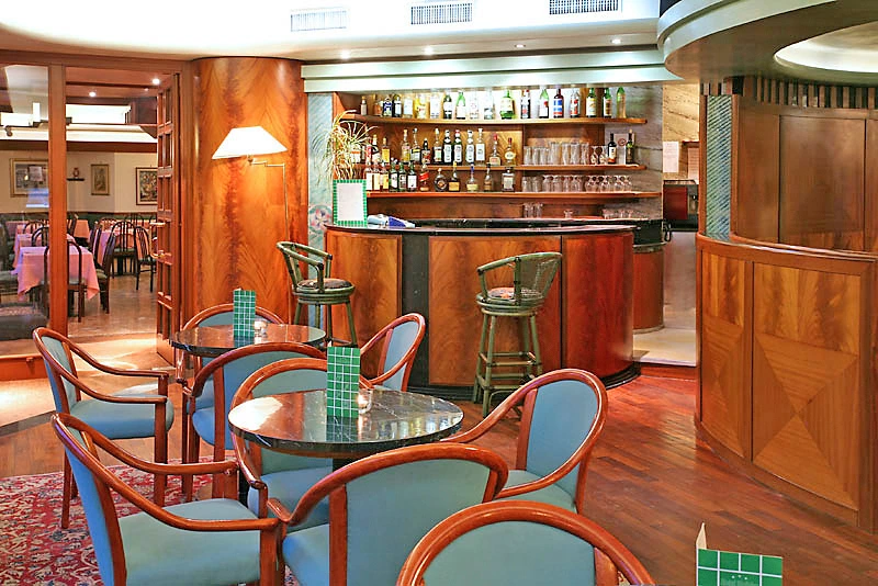 Smart Hotel Holiday