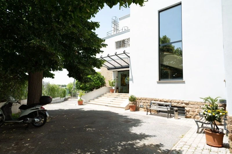 Gallery 3
