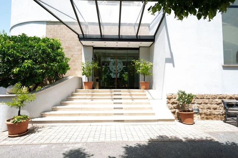 Gallery 4