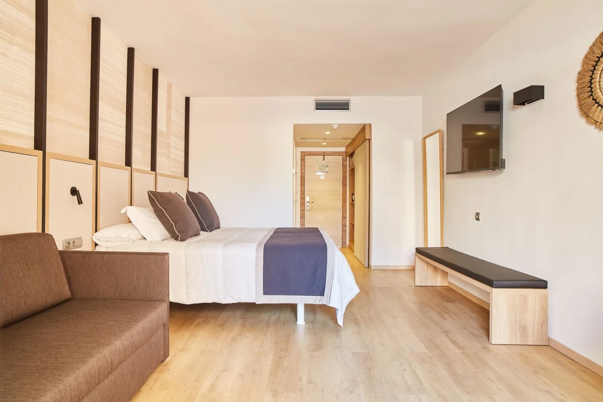 Invisa Hotel Club Cala Blanca