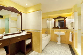 Paradise Park Fun Lifestyle Hotel