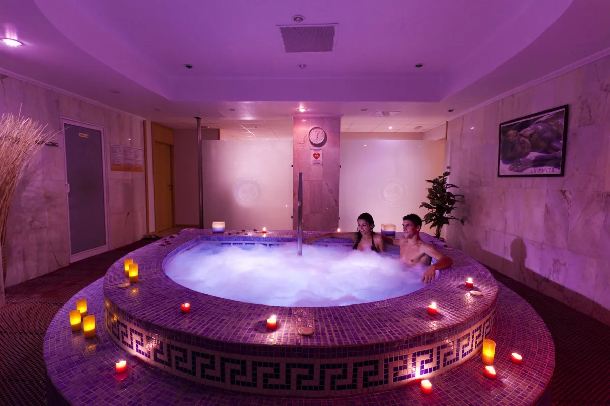 Paradise Park Fun Lifestyle Hotel