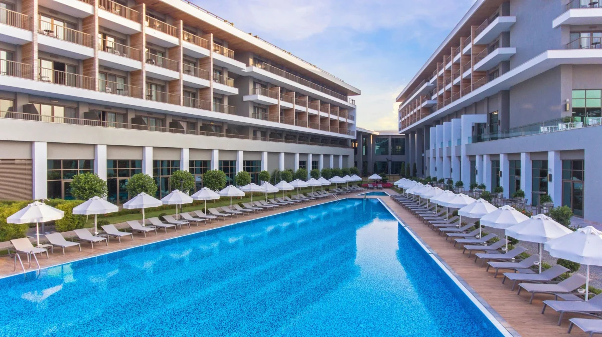 Acanthus Cennet Barut Collection