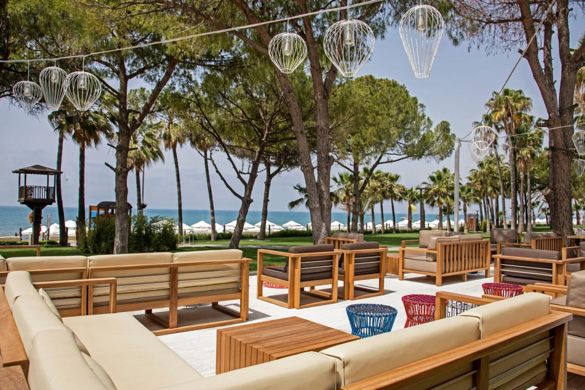 Acanthus Cennet Barut Collection