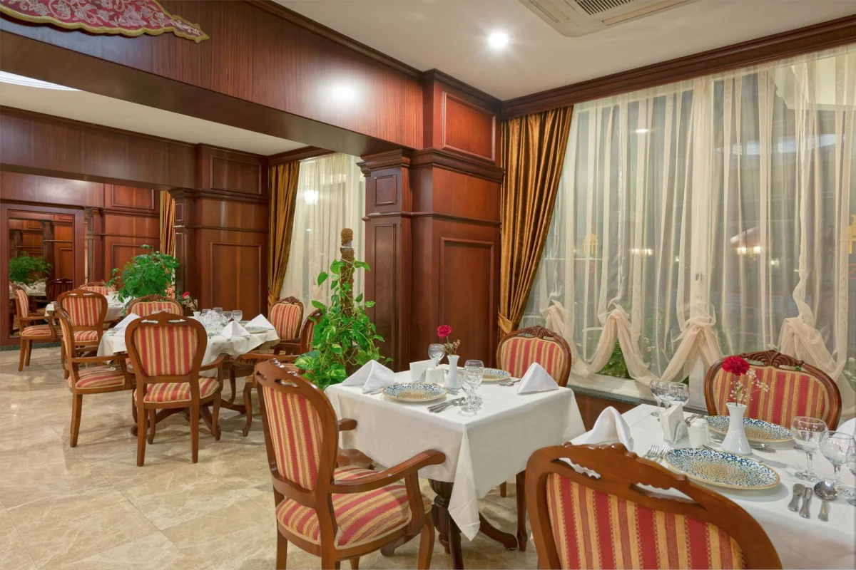 Antique Roman Palace Museum Hotel