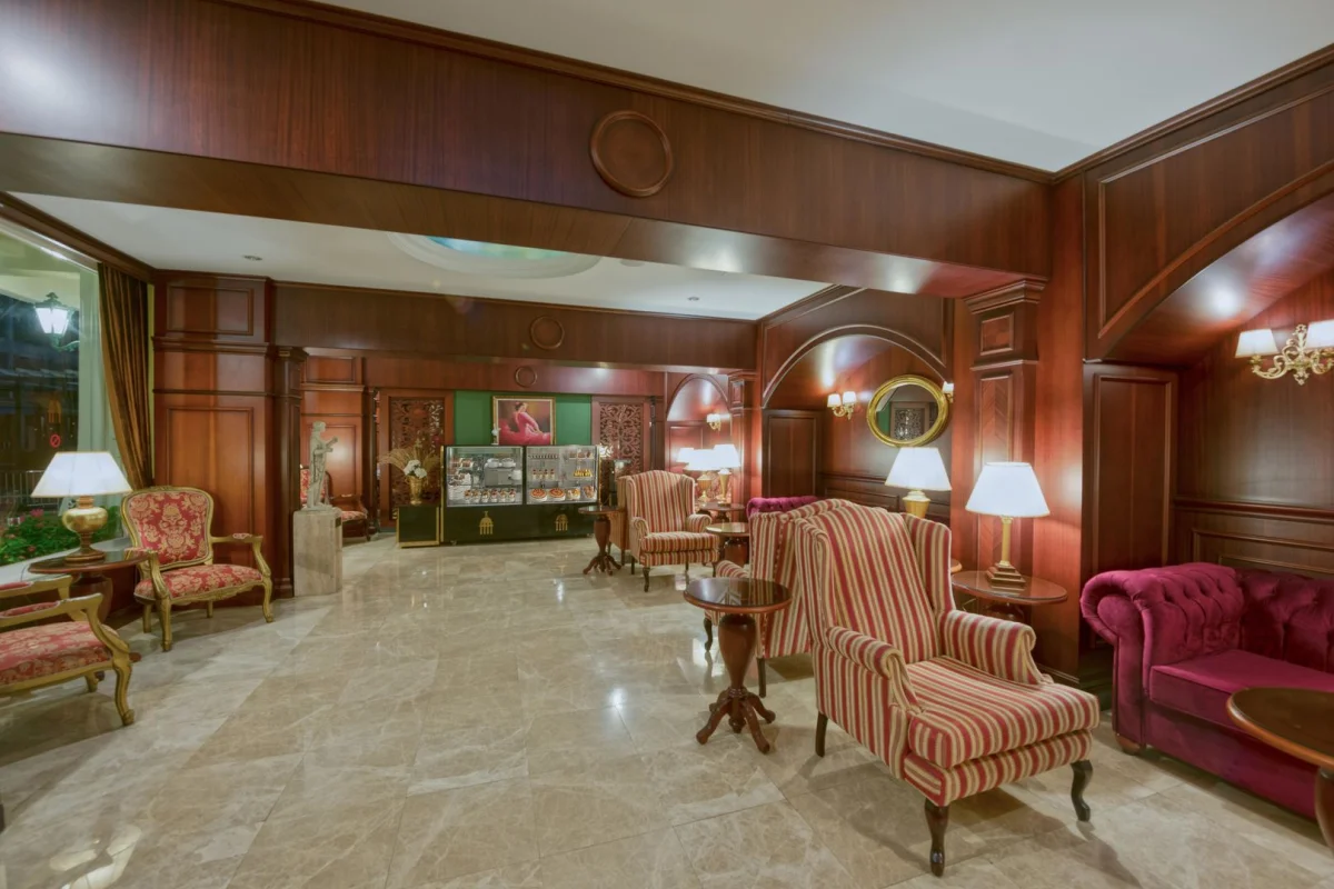 Antique Roman Palace Museum Hotel