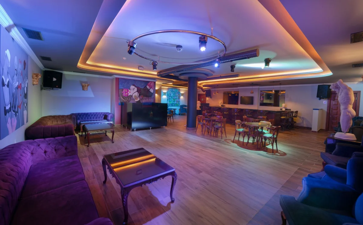 Antique Roman Palace Museum Hotel