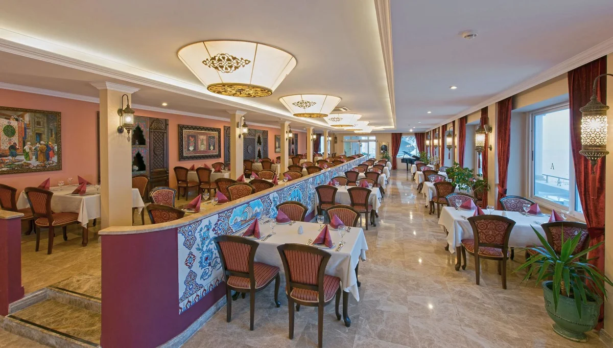 Antique Roman Palace Museum Hotel