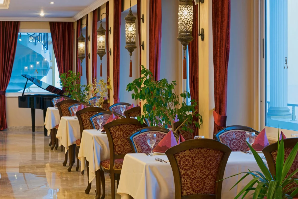 Antique Roman Palace Museum Hotel