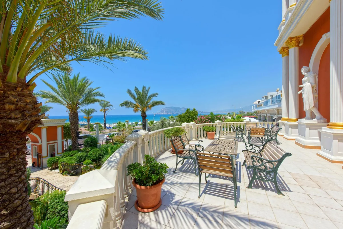 Antique Roman Palace Museum Hotel