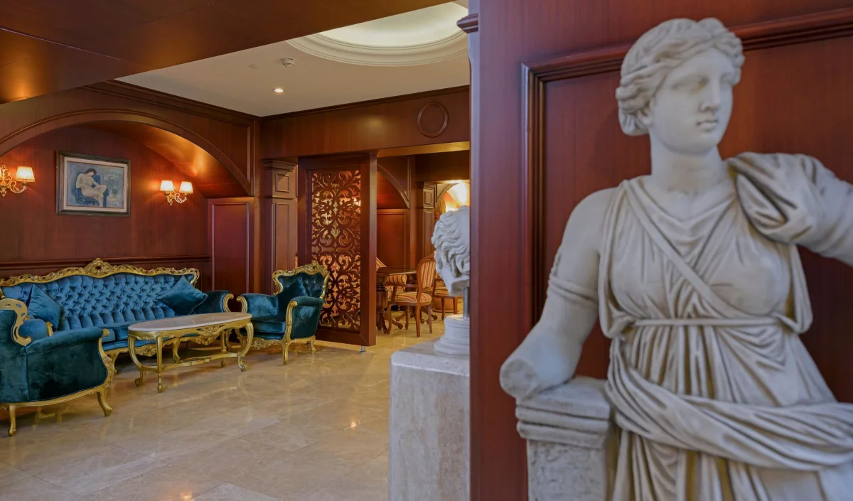 Antique Roman Palace Museum Hotel